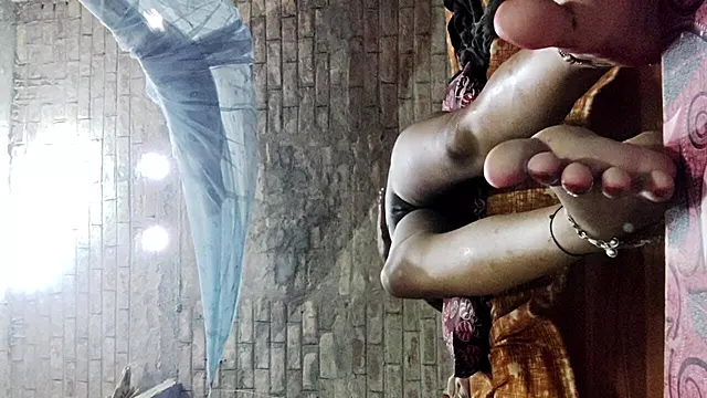 Indias, Misionero Amater, Aficionada En Escenario, Indigena Creampie, Corridas Internas Misionero