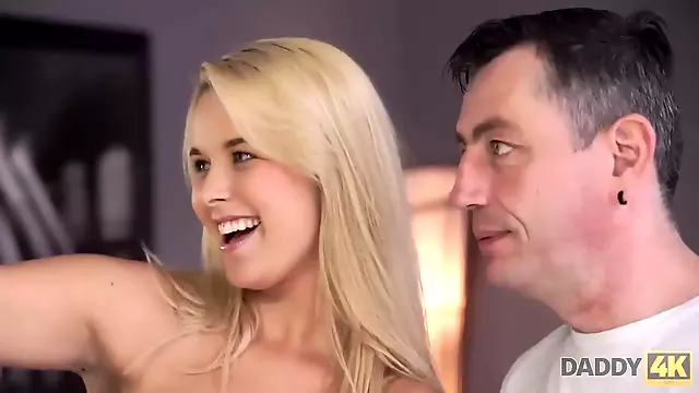 Teen Titten, Blond Natural Busty, Natural Bzw Tits, Amateur Rasieren, Blond Anal, Große Echte Titten