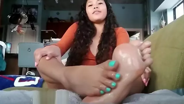 IG FootBitch lV