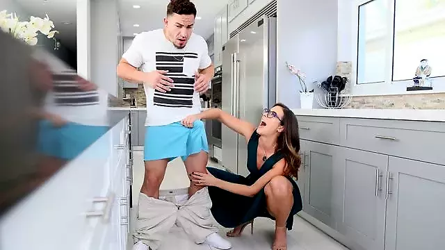Výstřik Zralé Ženy, Strikani, Výstřiky Chlupaté, Bryle, Výstřik Do Vlasů, Chlupaty Anal, Honeni