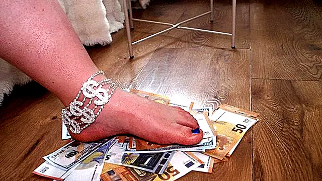 Stopy Niewolnik, Stopy Dominacja, Domina Niewolnik, Stopy, Pulchne Kobiety Stópki, Slave Worshipping Feet