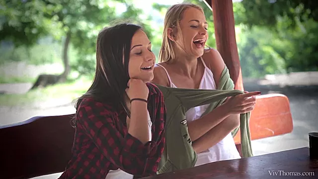 Lesbisch Verliefd, Lesbo Lessons