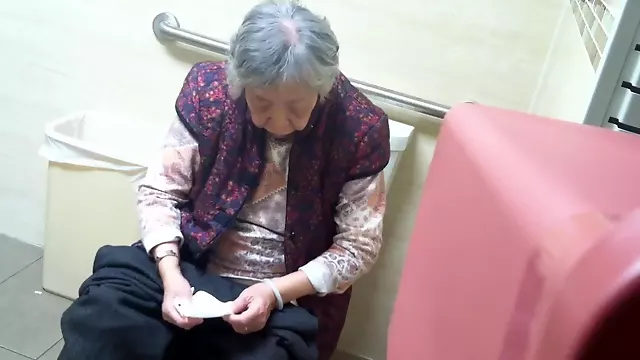 Zrele Bake, Skrivena Kamera Milf, Skrivena Kamera Zrele, Milf, Matorke, Voajer