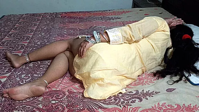 योनि बडा दिखा, गंदी योनि, भारतीय, हिंदी नंगी वीडीयो, हिन्दी मे चुदाई की बाते, Tight चूत Indian