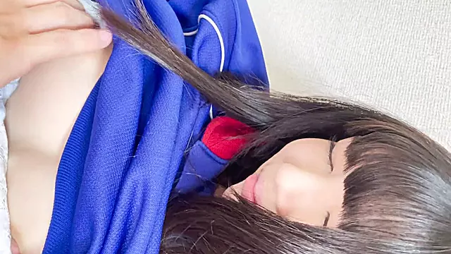Amateur Asian Teen 18 Plus Hinano Tachibana Reveals Her Tight Pussy and Gives Handjob in