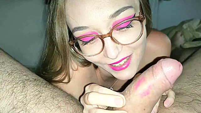 Milf Gros Seins Amatuer, Milf Gros Seins, Blondes Lunettes, Milf Blonde Lunette, Milf Suc Cock