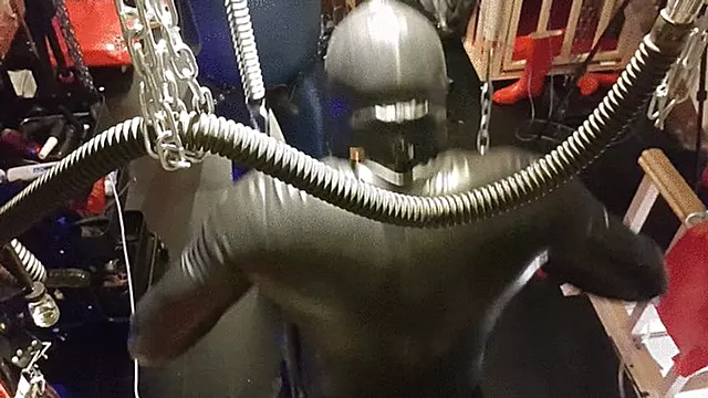 Fastbunden Man, Andetag Spela, Gummi Fetisch, Orgasmer, Latexen, Manen Får Orgasm Före, Fetisch