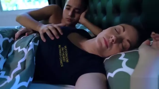 स्तन पर सह, Titty भाड़ में जाओ, वीर्य निकालना, बूब्स, सौतेली माँ, बड़े स्तन, चुदाई बडीचूतबिडियौज