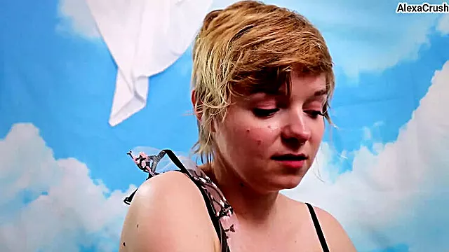 Amaterky Cesky, Domina, Masturbace Solo, Malá Prsa, Honění Na Kozy, Bradavky, Kozy, Krátké Vlasy Solo