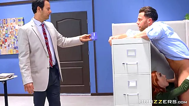 Seth Gamble And Lacy Lennon - Spicy Harlot Fucks Lucky Guy In The Office
