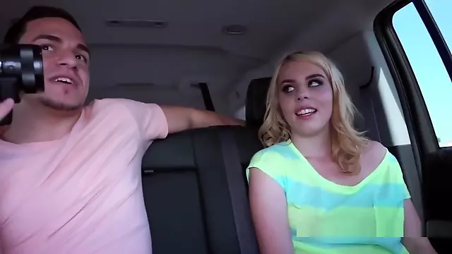 Prsatá Blondýnka, Big Penis Ve Verejnosti, Mladá Blondýnka, Penis Verejnost, Tvrdý Sex Péro