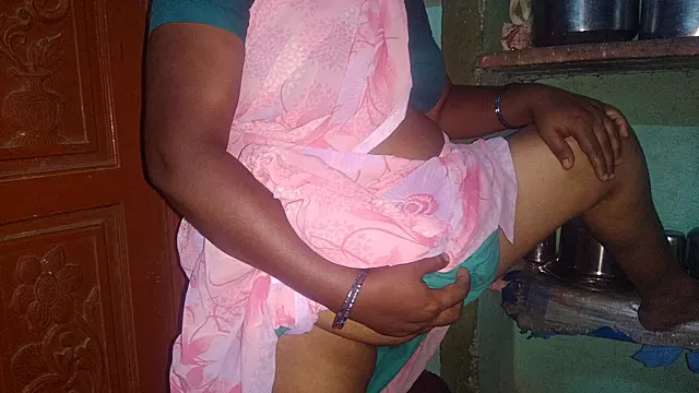 मोटी आंटी, भारतीय चाची, रोमांस आंटी, चाची सेक्सी विडियो, देसी हस्तमैथुन, देसी रोमांस, हिंदी में सेक्सी चाची