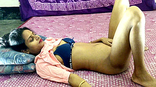 New Deshi Hot Bhabhi Parnita Sex In Room