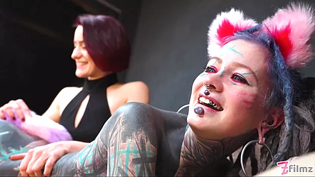 Miss Flora In Dominatrix Controls Tattooed Anuskatzz