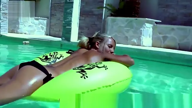 Teenager Babe, Schwimmbad Anal, Jung Anal, Teens Am Pool, Babe Analfick, Jung Das Erstmal Anal