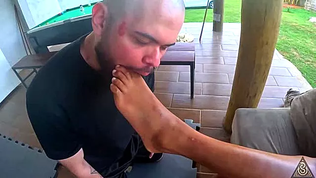 Chodidla, Lízání Noh, Uctivani Nohou