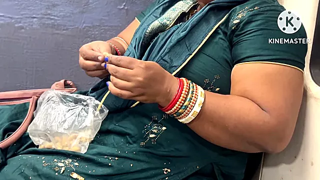 चाची की चूत, भारतीय भाबी, सबसे बङी चुत, योनि बडा दिखा, पत्नी को धोका, देहाती गावं वाली Hindi