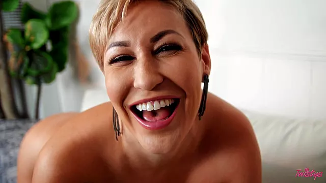 Blondynki Duze Cycki, Cycate Latynoski, Cycate Solo, Blondynki Wy Szpilkach, Blondynki Solo