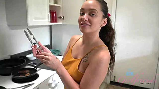 Amateure Anal, Amateur Fotze, Blaue Augen, Füsse Tätowiert, Beste Freundin, Hände, Make Prägnant