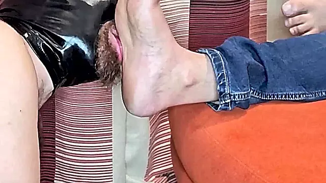 Orang Asia Dan Orang Putih, Kaki Asian, Kaki Fetish, Kaki, Budak Orang Putih, Asia Tua, Asian Budak