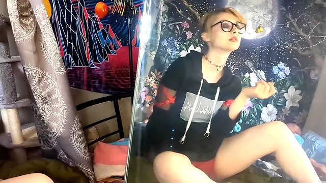Bunni Sucks On Glass Dildo