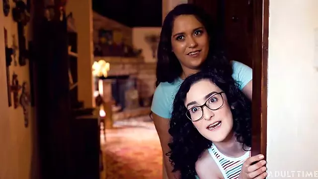Degetul Sex, Masturbari Cu Degete, Saruturi, Lesbiene, Lenjerie, Lesbiene Masturbare, Pizde Lesbiene