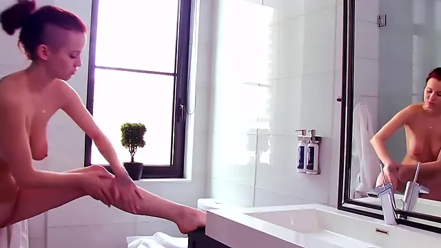 Shake The Snake - Red Head Babe with Huge Natural Tits Doing Shower Masturbation