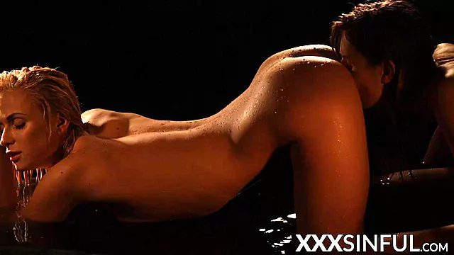 Busty Dámy, Velké Kundy, Erotika, Přírodní Lesby, Pičky Lesbičky, Big Lesbičky, Lizani Prsou, Lizani Kundy