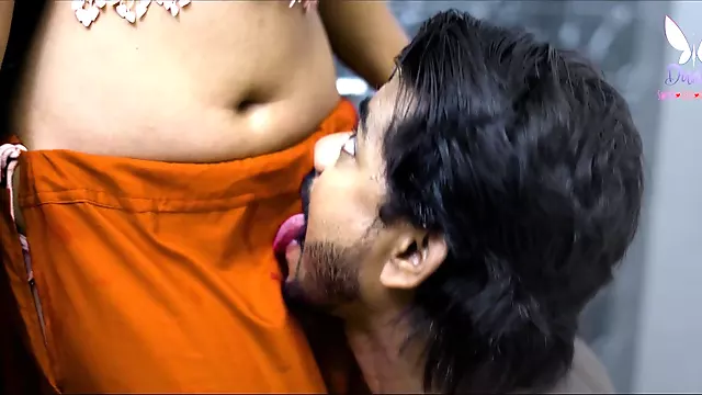 Voluptuous Indian MILF mind-blowing porn movie