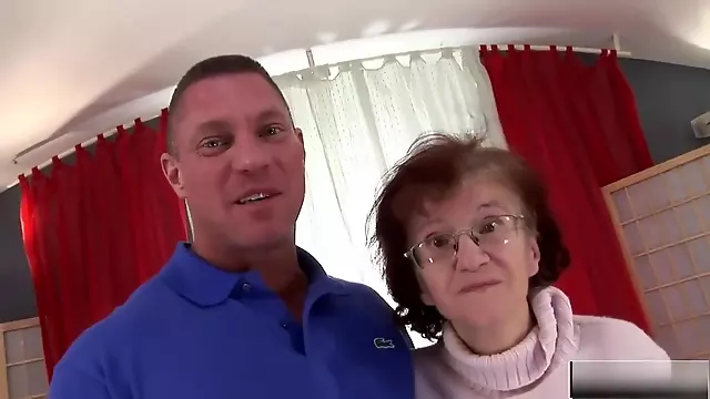 Bedstemor Blowjob, Hård Blowjob, Sperm På Granny, Bedstemor Kneppet Hårdt