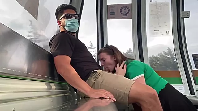 Publico Amateur, Amateur Jóvenes Público, Deepthroat Morenazas, Garganta Profunda En Publico