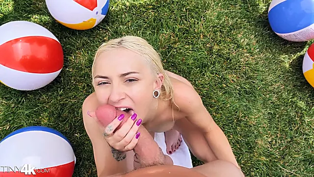 Wet Unicorn Creampie - Tiny4K