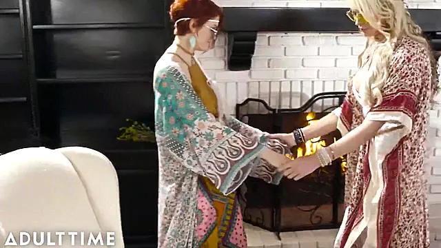 Meme, Büyük Memeli Amcıklar, Kocaman Amcık, Sarışın Sik Yalama, Vajina Gurup Penisi Pornosu