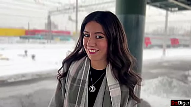 Publik Agent, Bahnhof