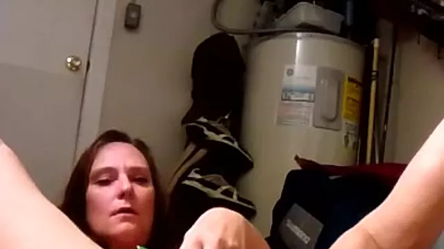 Velká Prsa Milf, Masturbace Bruneta Velky Prsa, Brunetka Masturbace, Prsate Cernovlasky