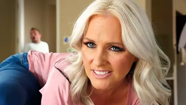 Premiere Branlette, Milf Gros Seins, Long Gros Nichon, Bite Branlette, Grosse Bite Blondes