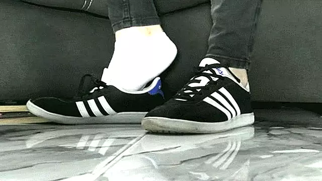 The scent of my sweaty socks and feet will permeate your nose MP4 HD 720p