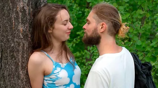 Teen Titten, Kehlen Fick, Teen Blowjob Ganz Tief, Titjob Brünetten, Kleine Titten Teen, Tief Teen