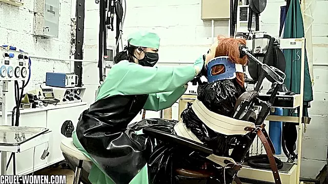 Haarde Bdsm Bondager, Grusom Herskerinde, Hårde Kvinder, Latexdominans, Stuepige Latex, Latex Sygeplejerske