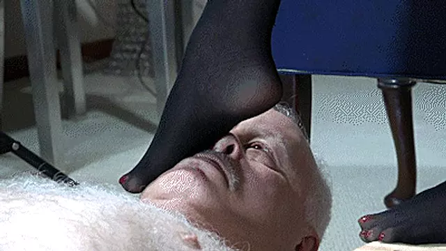 Head, Face, and Throat Trample 9 in Black Seamed Nylons - FULL HD 1080p WMV