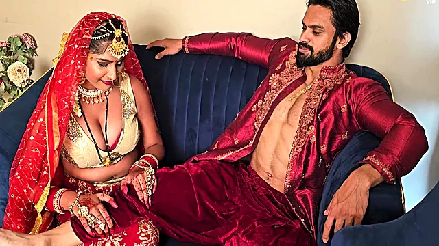 बड़े स्तन, बिग बूब्स देसी, देसी Couple, डर्टी कपल, अतिरेक, भारतीय सुहागरात, ओल्ड इन्डियन Xxx, इंडियन स्तन