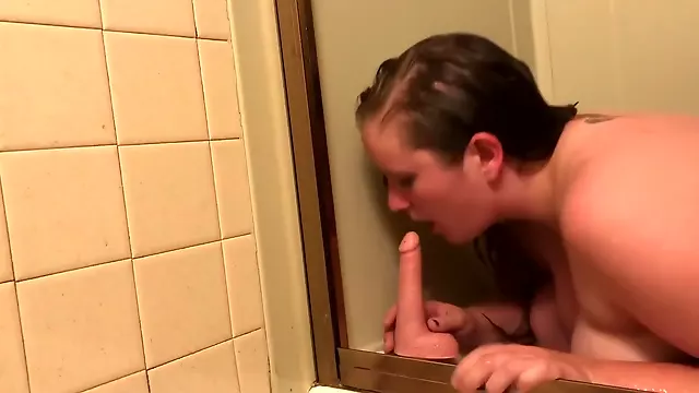 Reife Solo, Brüste Dusche, Reife Amateure Blasen, Dusche Blowjob, Solo Masturbation Mit Orgasm