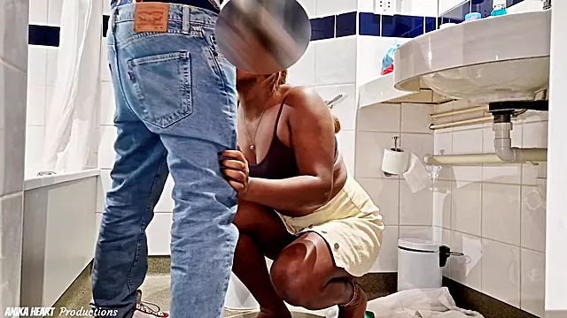 Horny Wife Seduces Plumber In A Hotel Bathroom While Husband In The Gym