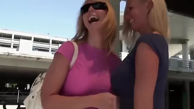 Blond Big Tits, Blonde Big Tits Rucken, Blond Blowjob, Sperma Auf Die Brüste Blonde, Blond Dreier