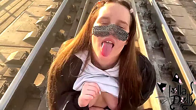 Branlette Et Fellation, Pipe Public, Creamy Bouche, Creampie Publics, Ejaculation Au Fond De La Gorge