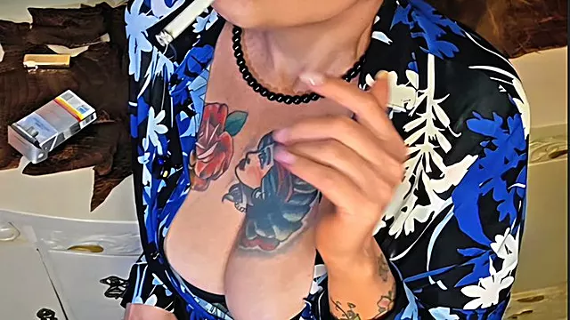Bbw Maduras Rubias, Trabajo, Rubias Gafas, Madura Rubia Gafas, Rubia Fumando, Cristal Fumando