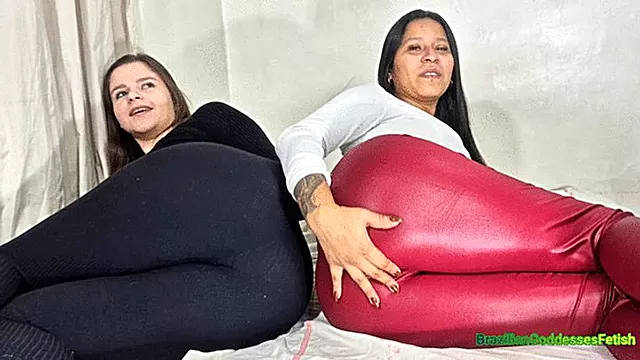 Prdeni, Femdom Prdění, Čichání Prdů, Různé Rasy Fetish, Perverze Femdom, Smrdi Ji Zadek