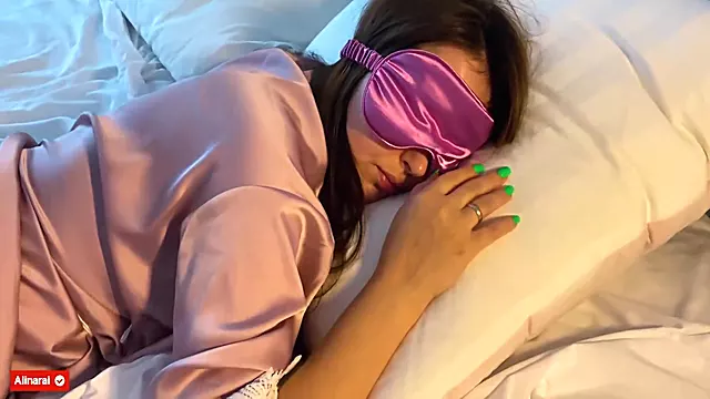 Milf Amatör, Esmer Milif, Üvey Anne, Creampiye Milf, Please Dont Creampie In Me, Rus, Icerde, Rus Anne