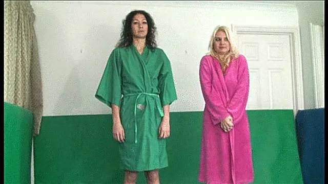 Tina v Elektra