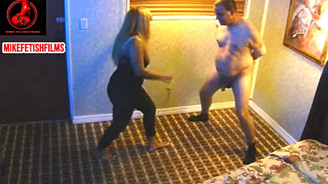 Ballkick, Female Domina, Schwarze Frauen, Schwarze Alt, Frau Macht Mit